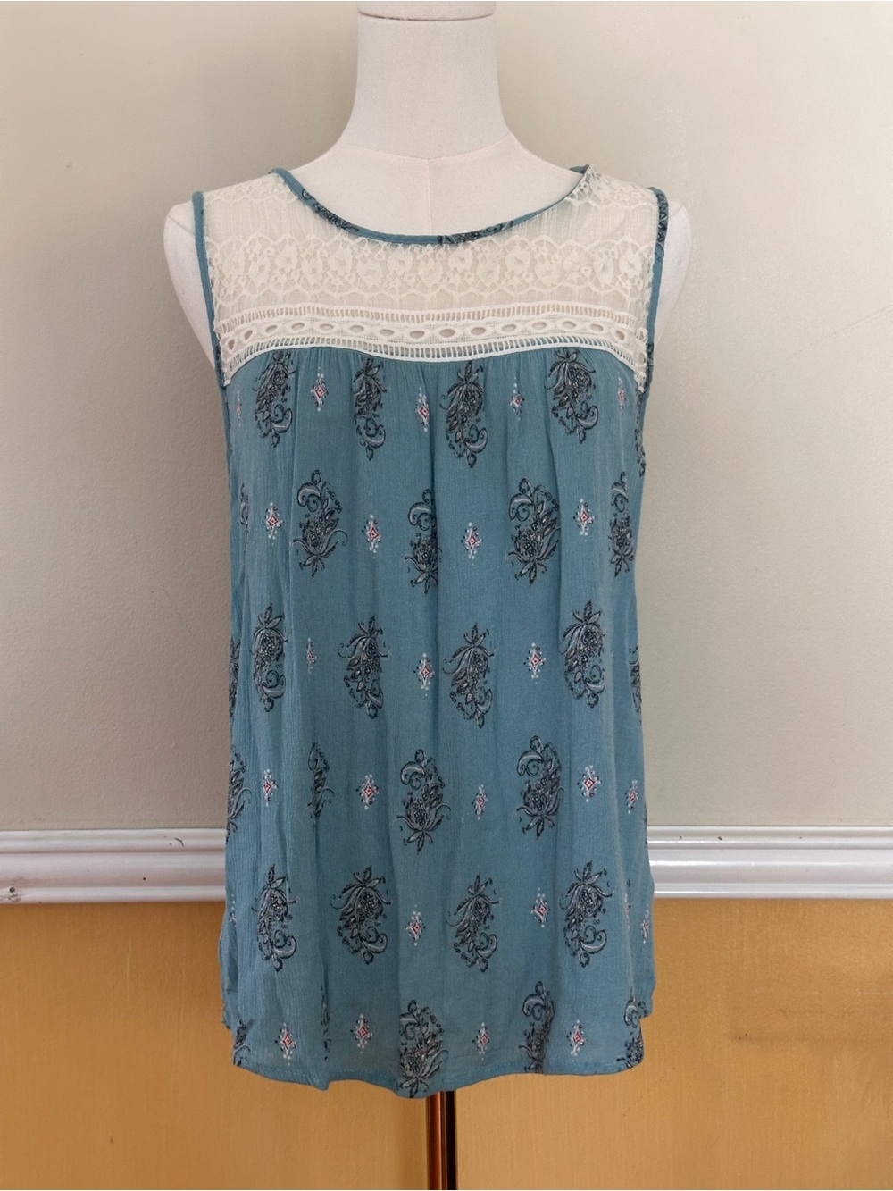 Blue Lace Yoke Printed Sleeveless Tank Top